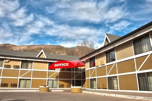 Adventure Inn - Glenwood Springs Bagian luar foto
